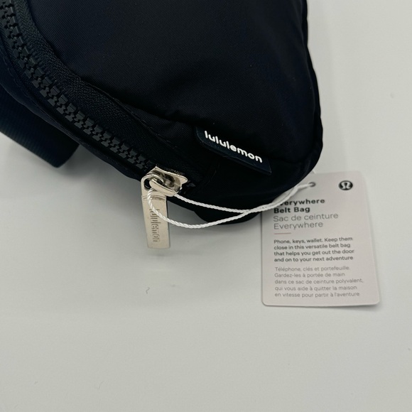Lululemon Everywhere Belt Bag NWT - Picture 5 of 9